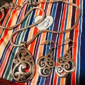 ✨ Brighton Contempo Necklace & Earrings ✨